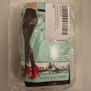 NWT Assets by Sara Blakely Women’s Size 3 Black Flipside Diamond Shaping Tights